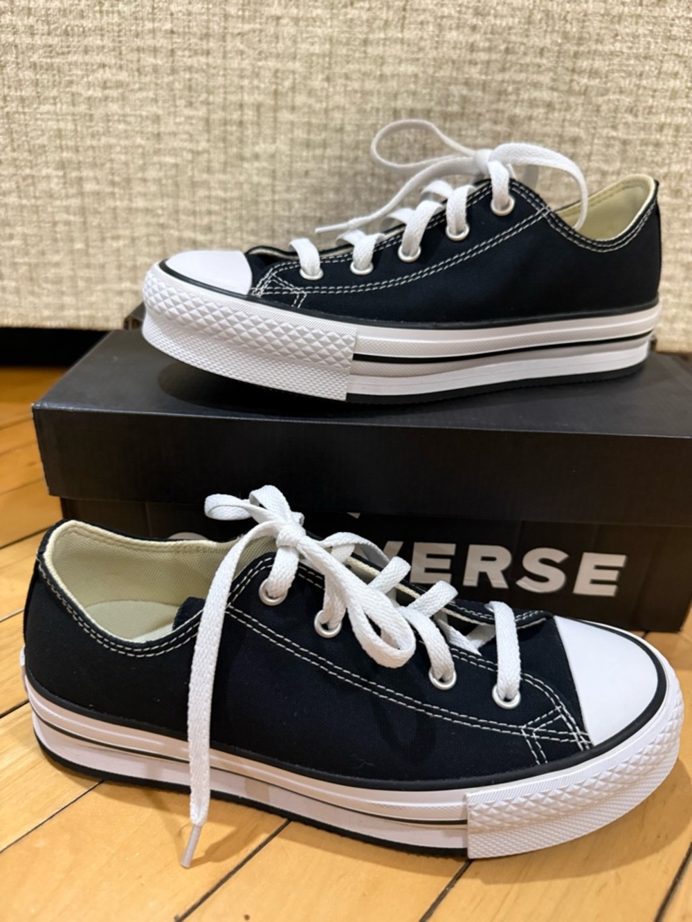 New In Box Youth Black Low Converse Sneakers All Star Chuck Taylor Youth Size 4